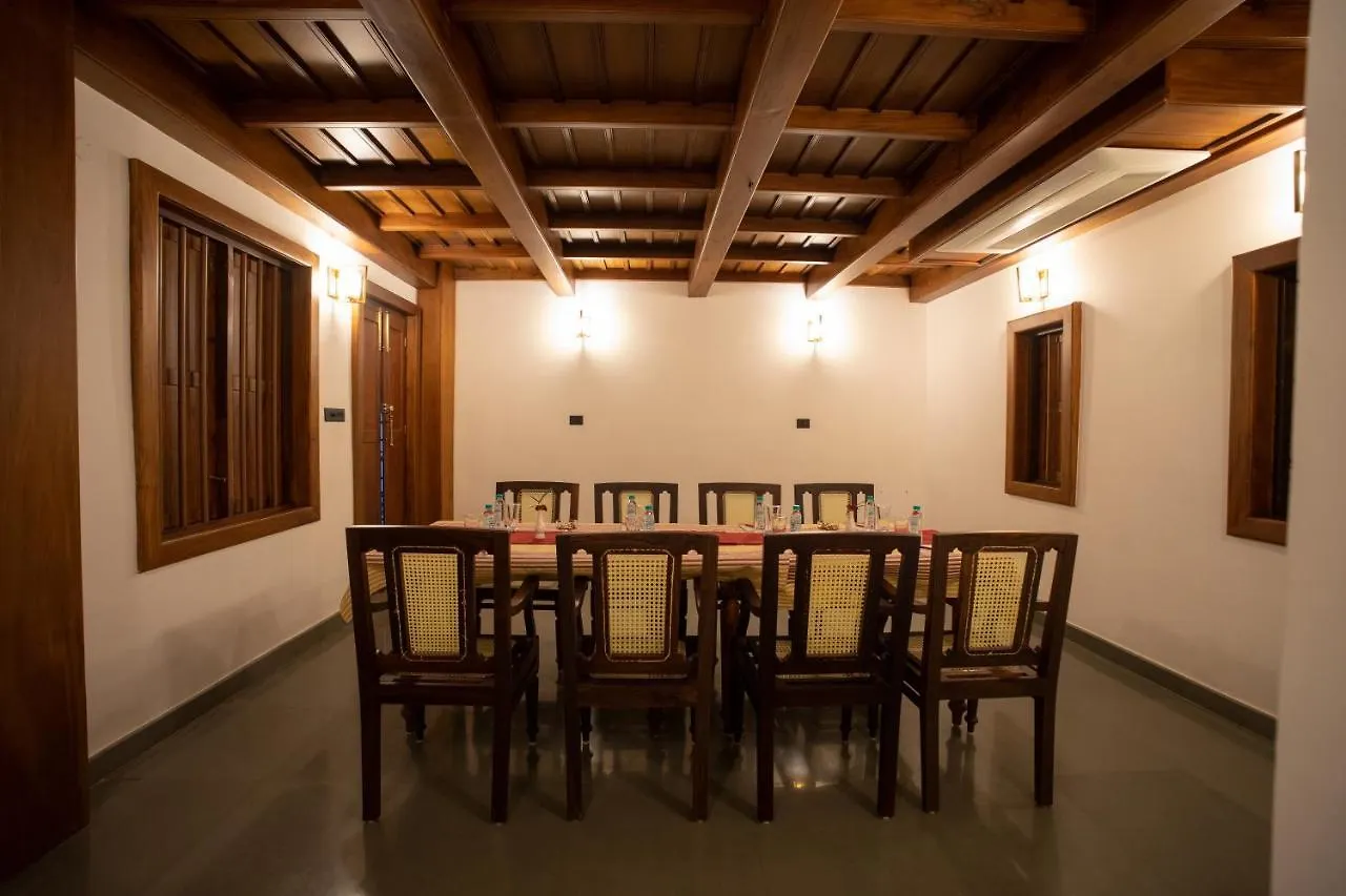 Surya Heritage Hotels كانور 4*,